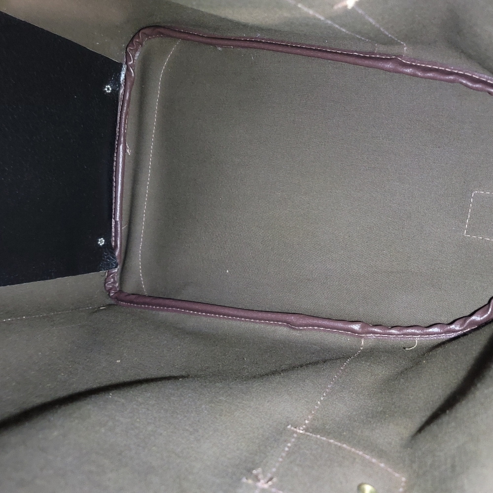 Burberry Cream and Brown Travel Bag with Iconic Design - Picture 16 of 16